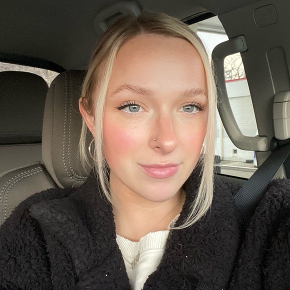 Meet your Posher, Rachel - Picture 1 of 1